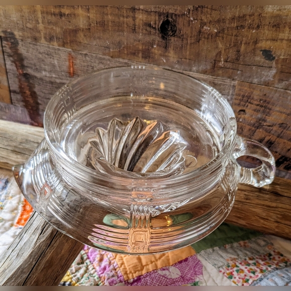 Vintage Heavy Glass Juicer - Picture 9 of 9